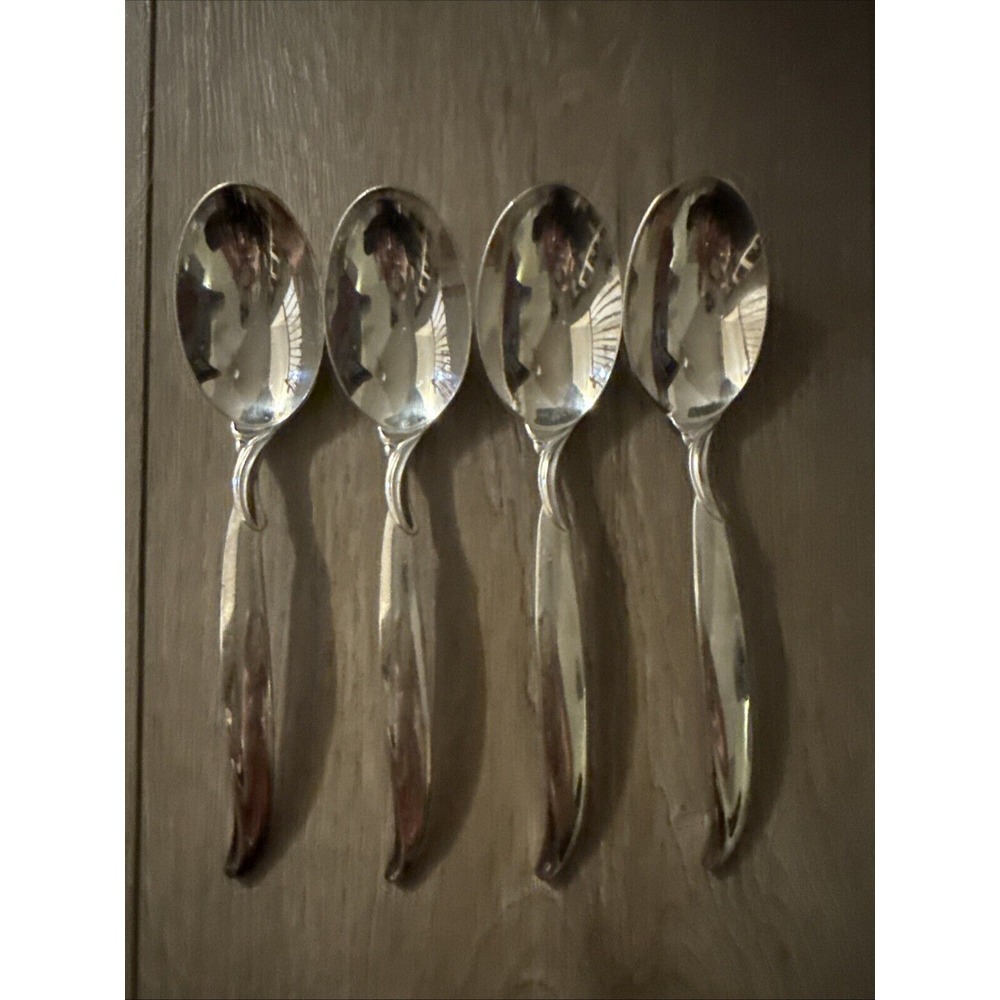 4 PCs 1847 Rogers Bros FLAIR International Silver Plate Oval Soup Spoons‎